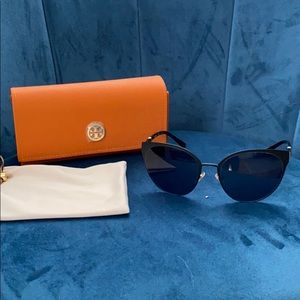 Tory Burch Cat Eye Sunglasses make me an offer!!